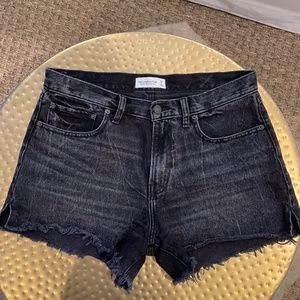 Abercrombie & Fitch Mid-Rise Boyfriend Short